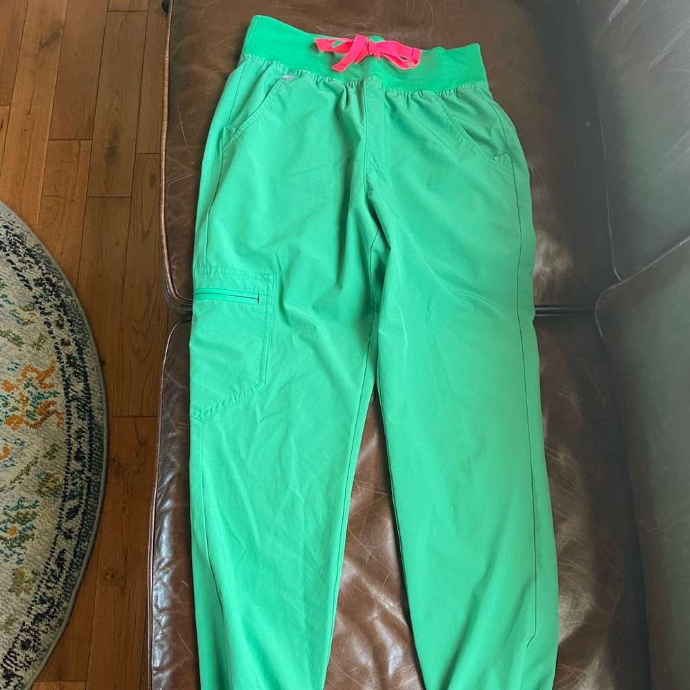 Figs Zamora  Green Scrub Pants XS petite